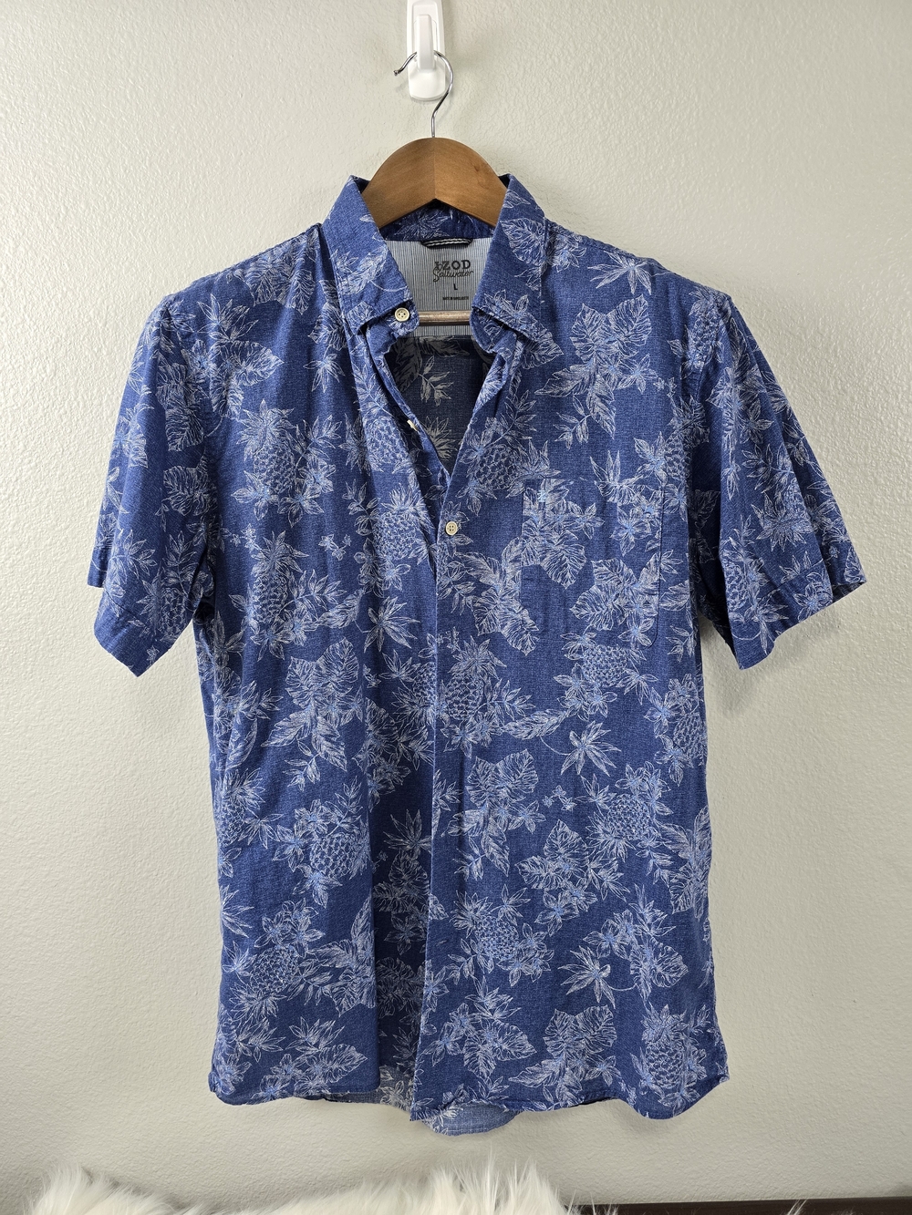 IZOD Blue Floral Short-Sleeve Button-Up Shirt